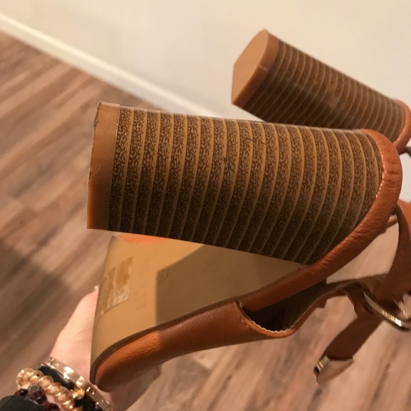 Tan Leather Peep Toe sling back heels - Size 6.5! - Picture 8 of 8